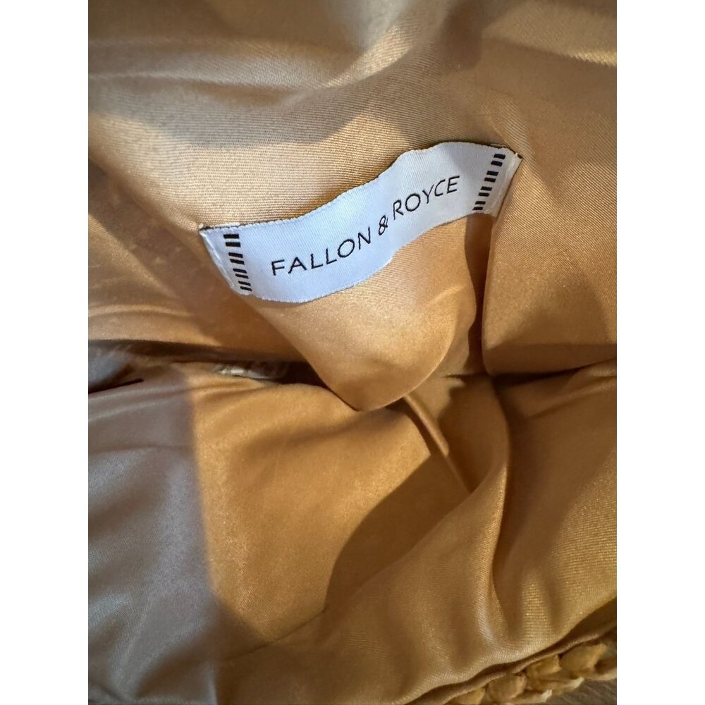 Fallon & Royce Reese Fold Over Straw Clutch Bag Pom Pom Accent - Picture 4 of 7